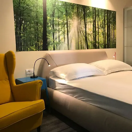 One Bedroom * Split