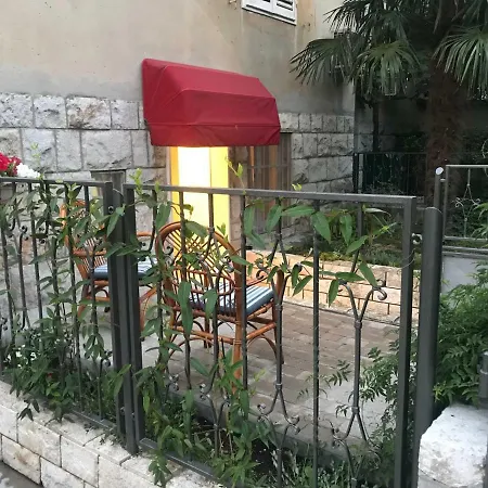 아파트 One Bedroom *