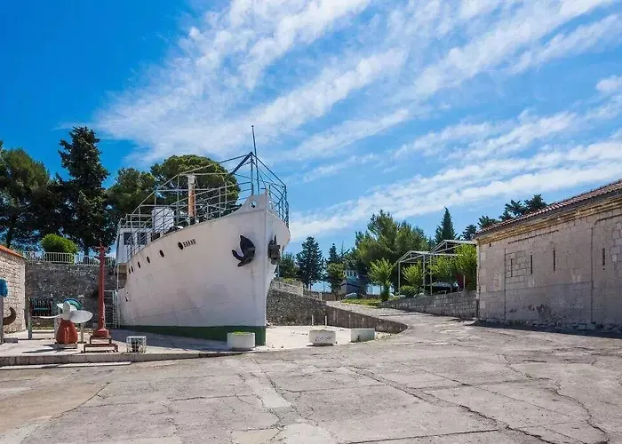 One Bedroom Apartment