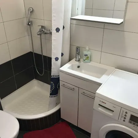 One Bedroom 아파트